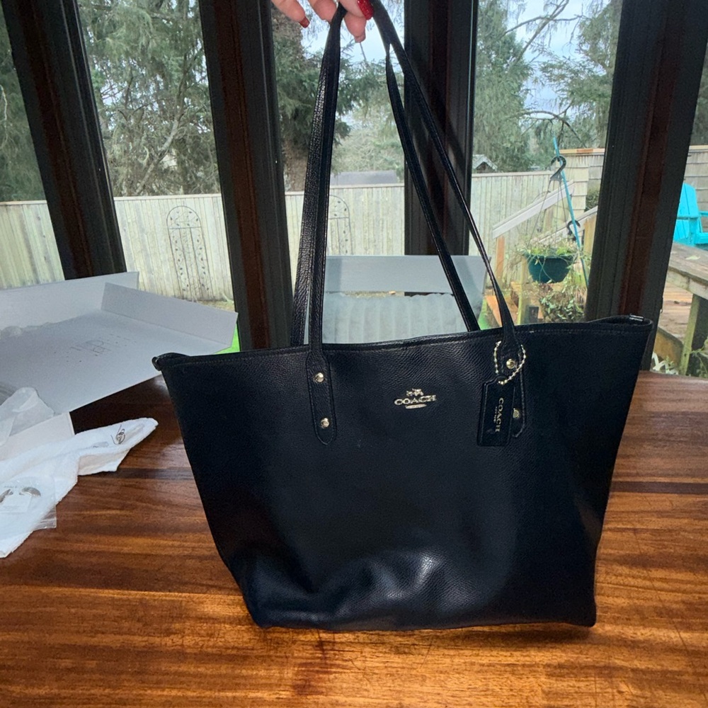Coach Black Leather Tote Bag - Classic Everyday Carry